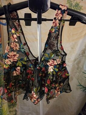 Ecote Black Floral Baby Doll Embroidered Top XS Boho  Layering Piece